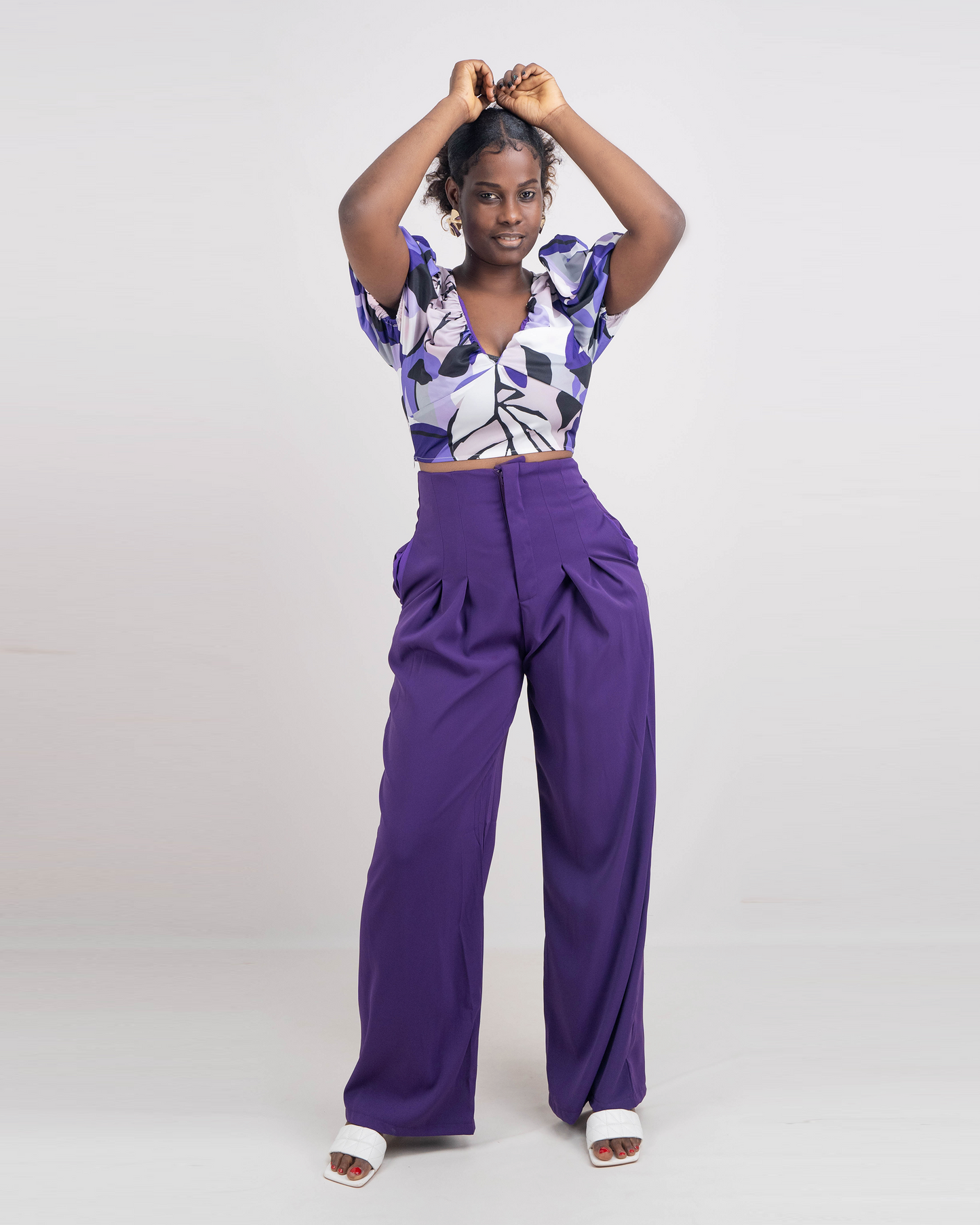 FATO DE BLUSA CURTA ESTAMPADA COM PANTALONA (TZ-3069)