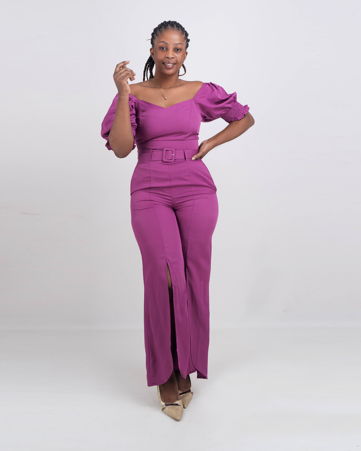 FATO DE PANTALONA COM BLUSA CURTA E ABERTURA NA CALÇA (TZ-2921)