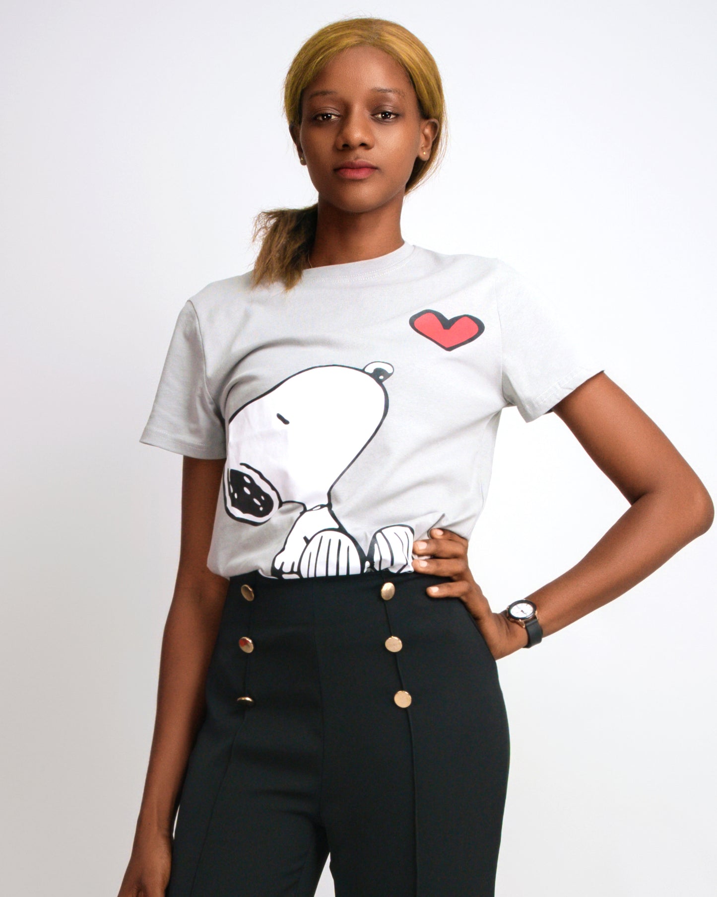 T-SHIRT FEMENINA COM MODELO CORACAO (KK35051)