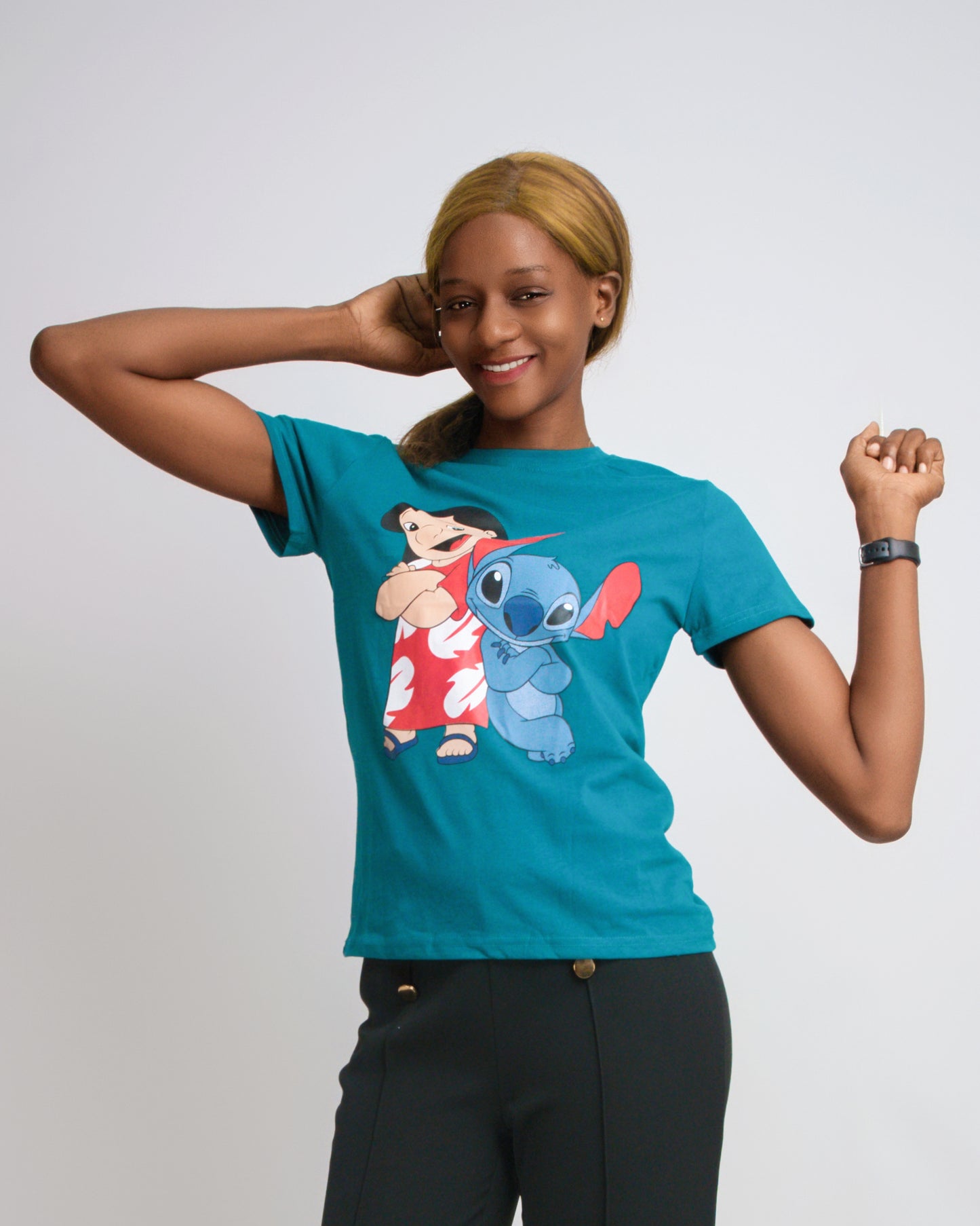 T-SHIRT FEMENINA COM MODELO LILO E O STITCH (KK35057)