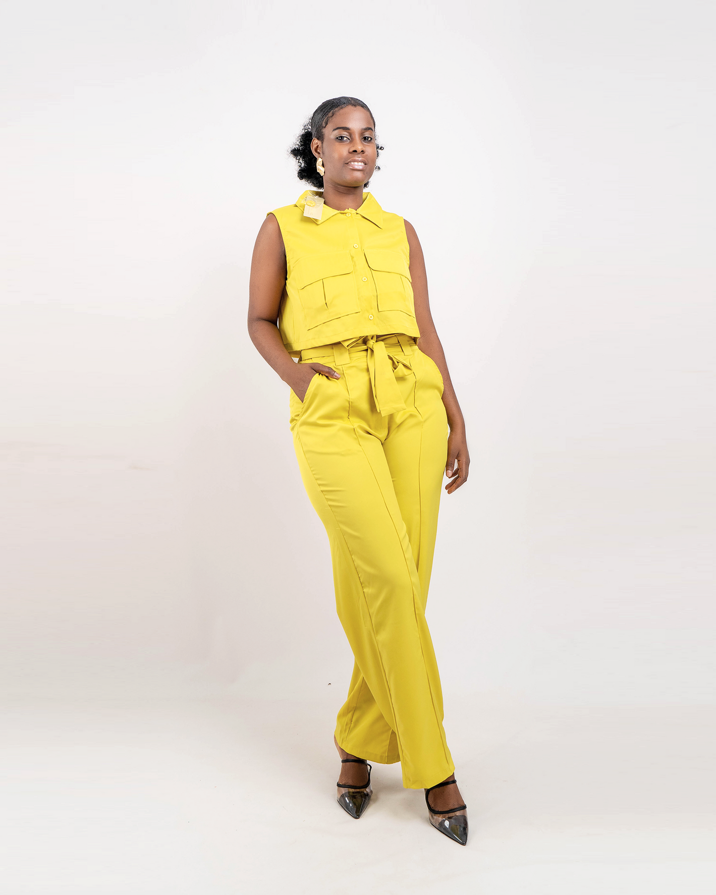 FATO DE PANTALONA COM BLUSA DE MANGA CAVADA COM BOLSO (TZ-2744)