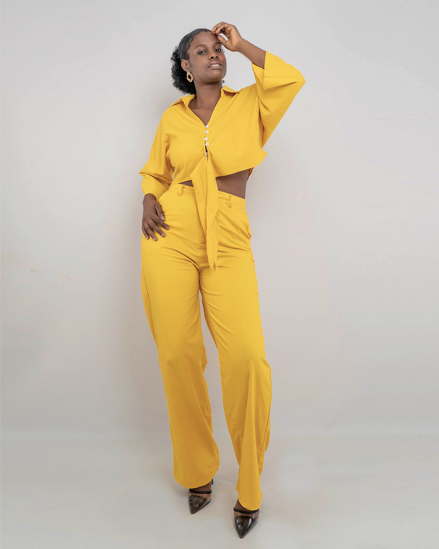FATO DE PANTALONA COM BLUZA CURTA DE MANGA COMPRIDA AMARRA AMARRA (TZ-3072)