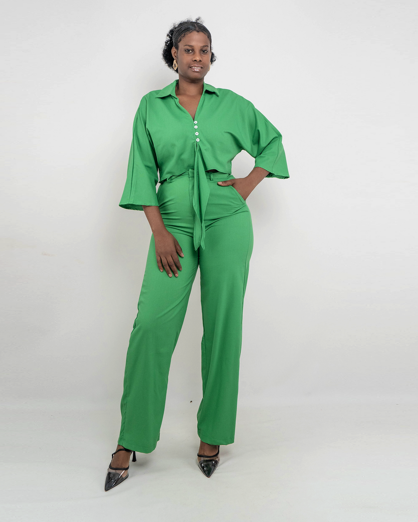 FATO DE PANTALONA COM BLUZA CURTA DE MANGA COMPRIDA AMARRA AMARRA (TZ-3072)