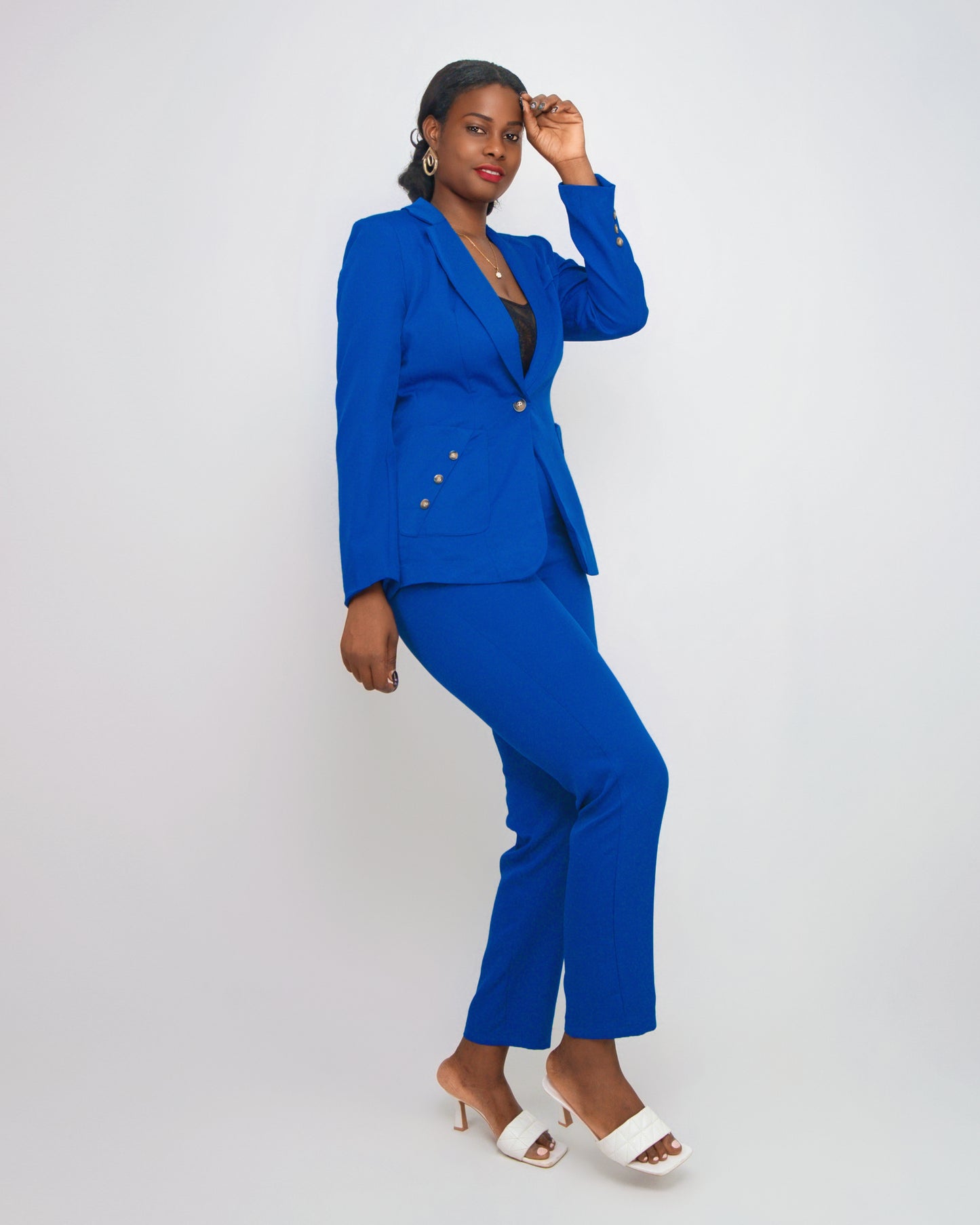 FATO SOCIAL DE PANTALONA E BLAIZE COM UM BOTÃO (B-6432)