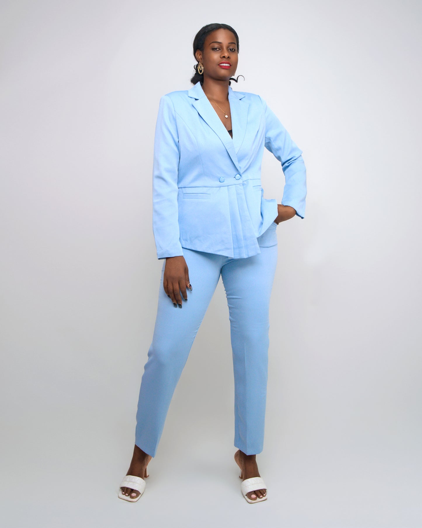 FATO SOCIAL DE CALCA E BLAIZE COM DETALHE ESFOLHADO A FRENTE (B-6435)