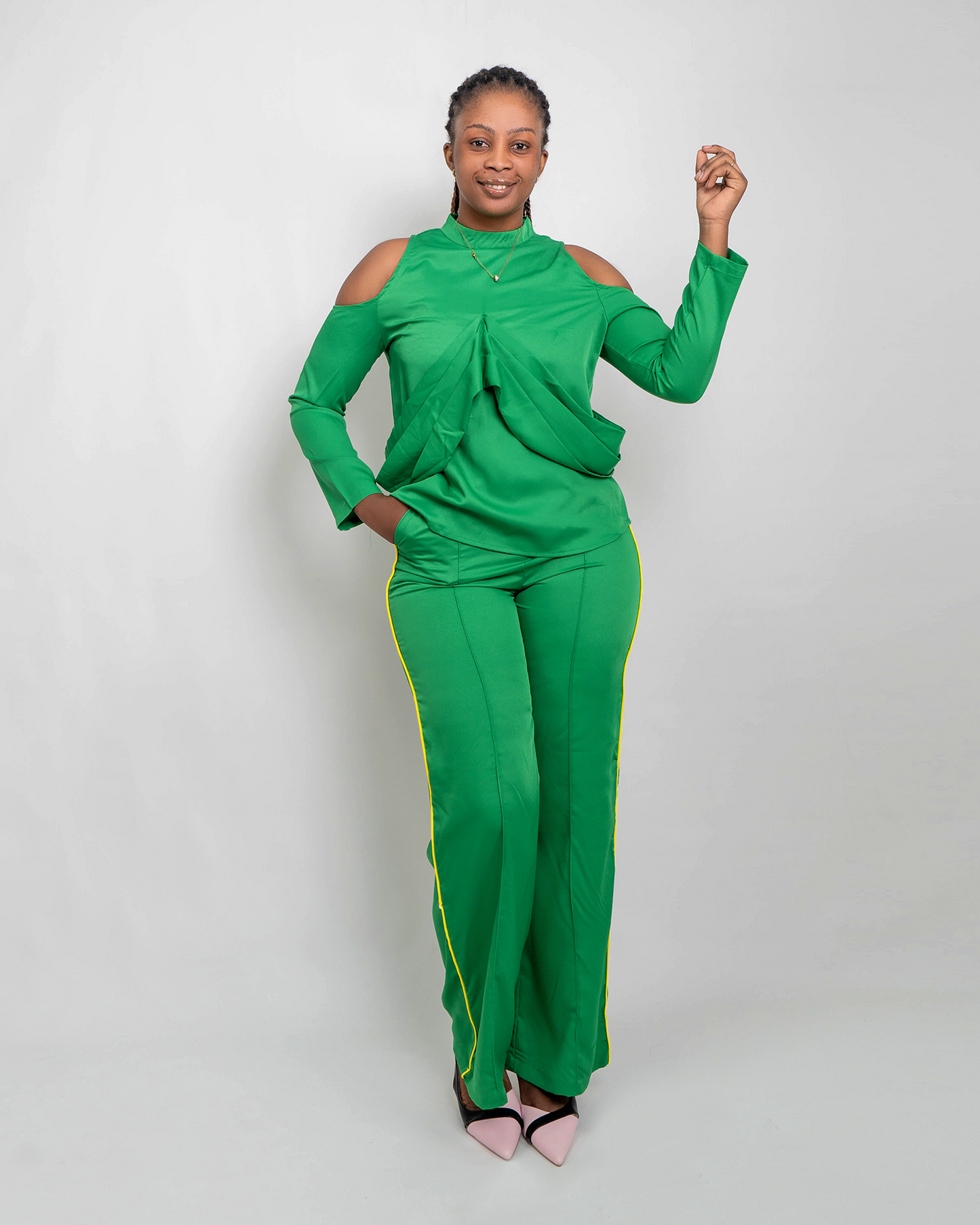 FATO DE PANTALONA E BLUZA COM ABERTURA NOS BRACOS (TZ-2759)