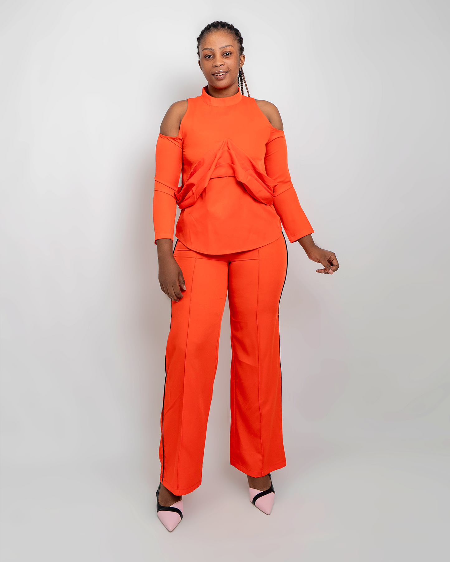 FATO DE PANTALONA E BLUZA COM ABERTURA NOS BRACOS (TZ-2759)