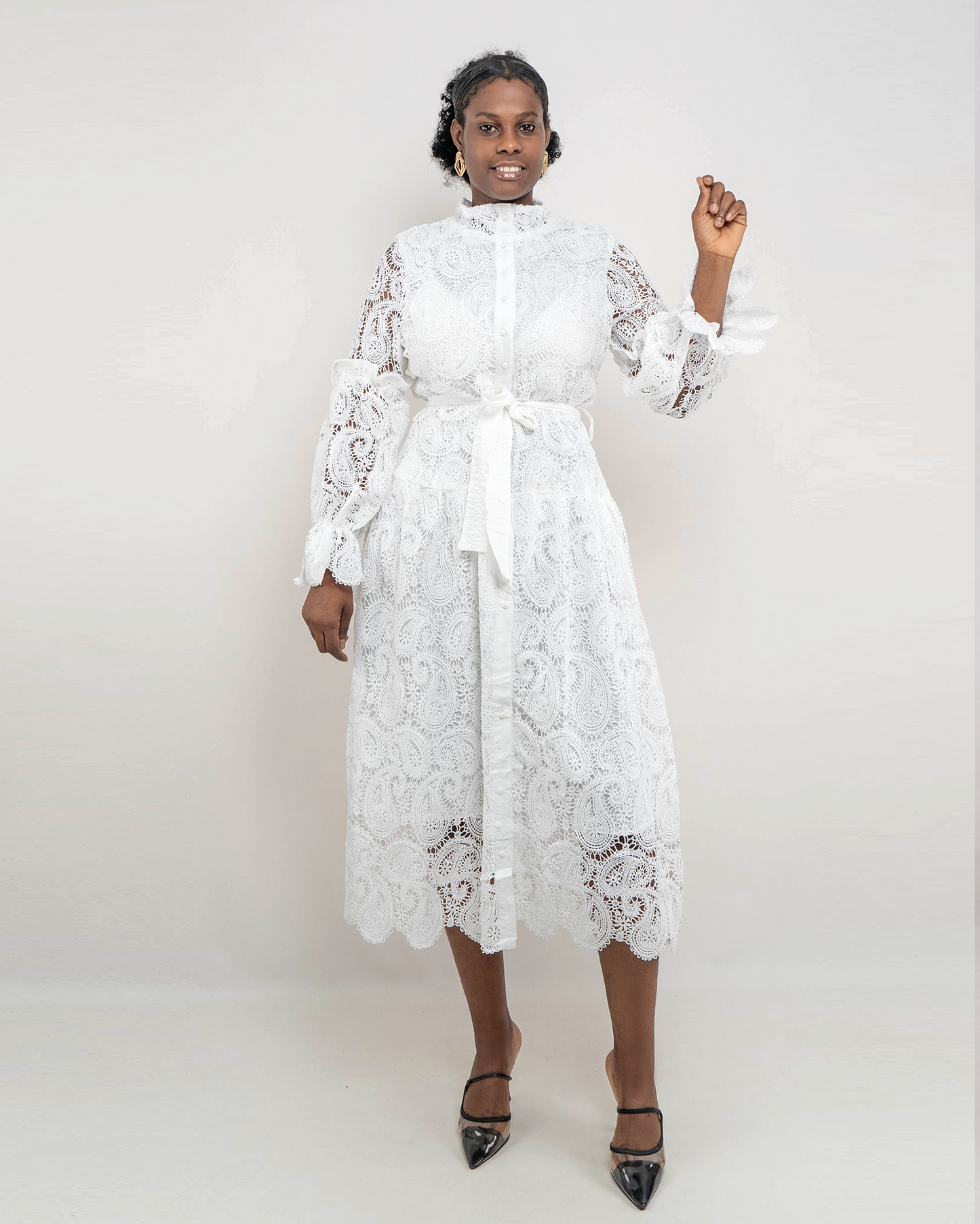 VESTIDO TODO BORDADO INGLES COM UMA FITA NA CINTURA (Q-17306H)